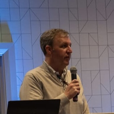 Barrett Linburg, editor of OZ HQ